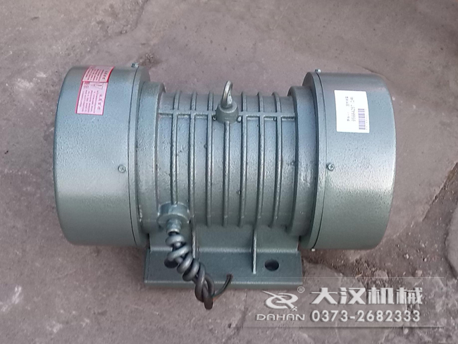 VB振動電機的選型要根據(jù)所匹配產(chǎn)品需要的激振大小，進行選擇。