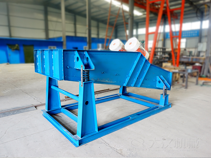 大型振動篩主要是用來篩分煤礦，礦石一些大型的篩分場地中。